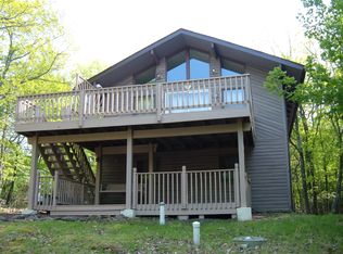 318 Skye Dr, Lake Harmony, PA 18624