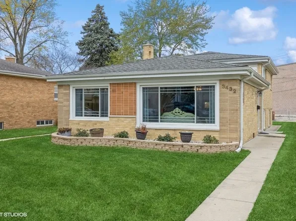 3432 Park Ave, Brookfield, IL 60513