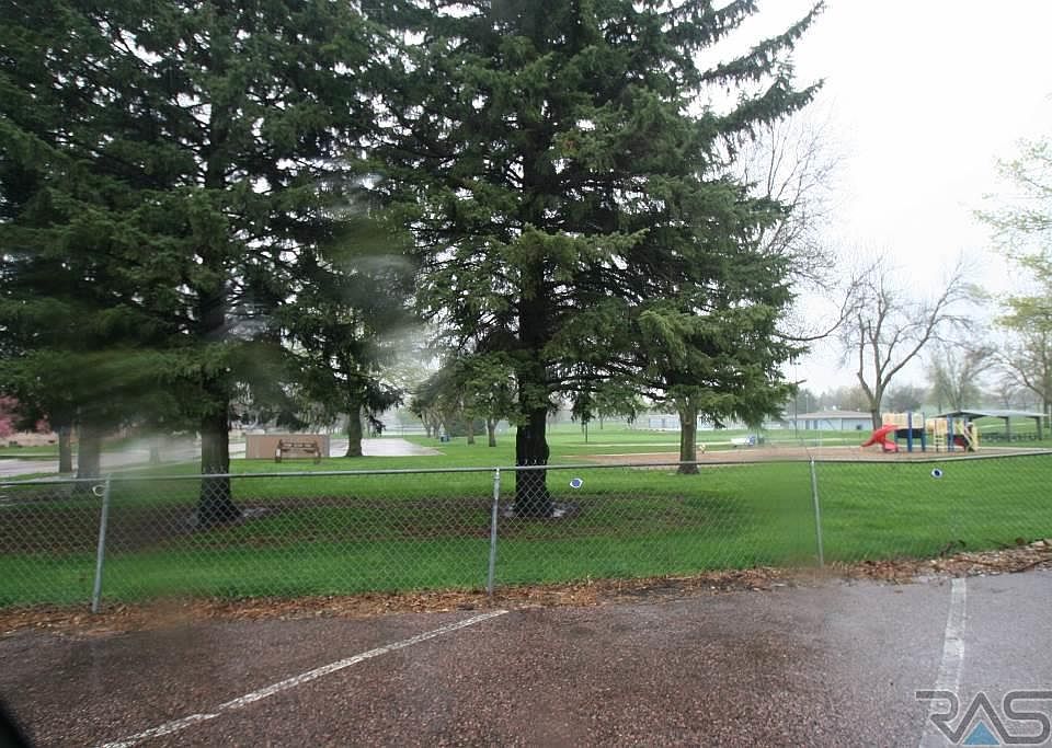 2nd image of 1000 S Grandview Ave