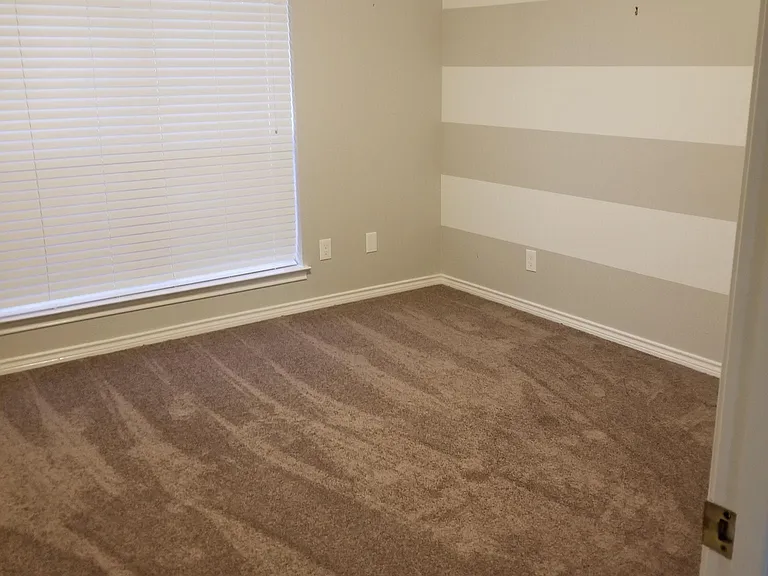 807 Saint Paul Ct — Photo 12