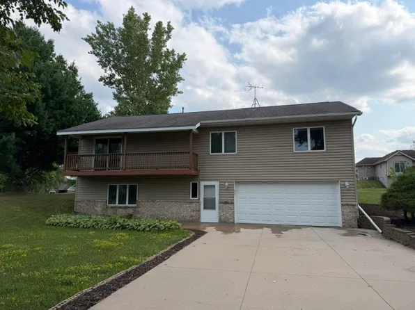13185 295th St, Lindstrom, MN 55045