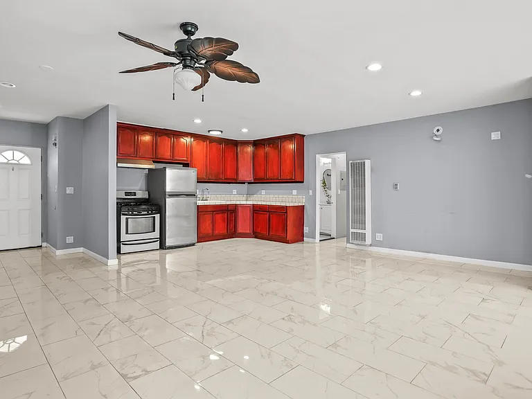 616 N Saint Andrews Pl #7 — Photo 1