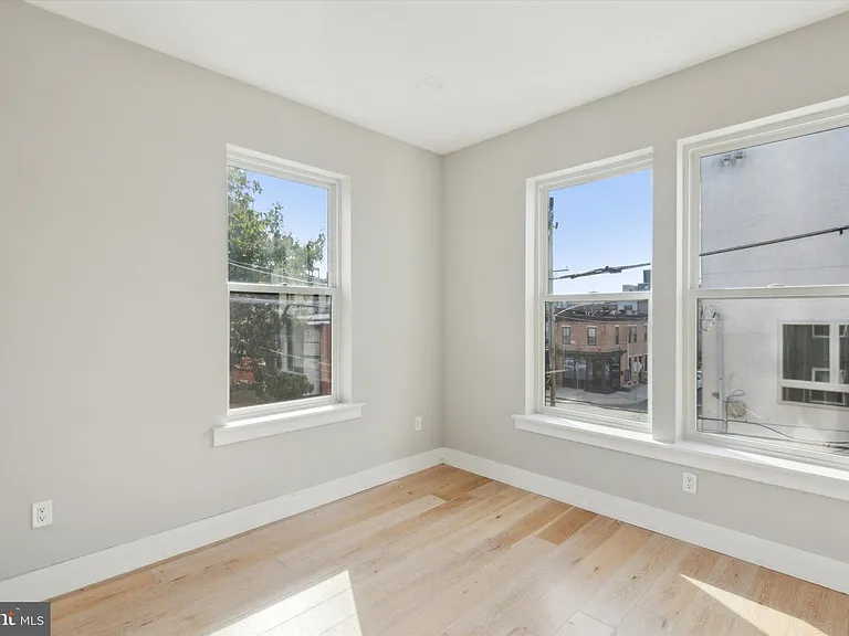 1500 N Myrtlewood St — Photo 8