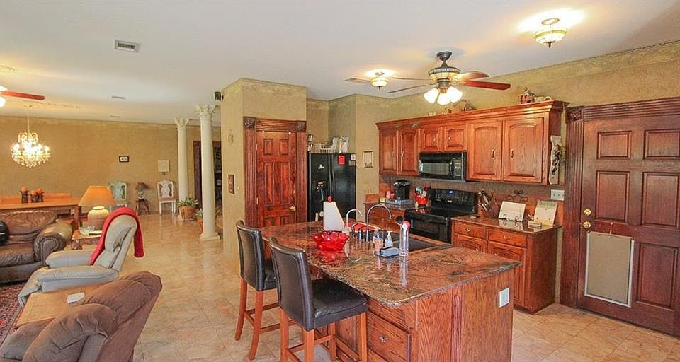 2nd image of 150 Belvedre Dr