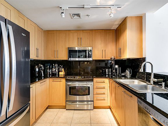4th image of 511 SE 5th Avenue #1010
