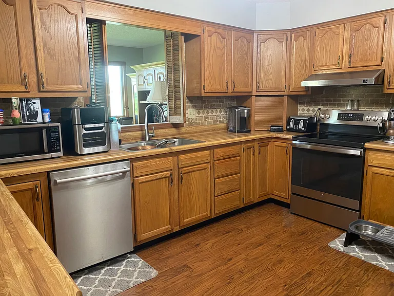 689 Apple Blossom Ln — Photo 55