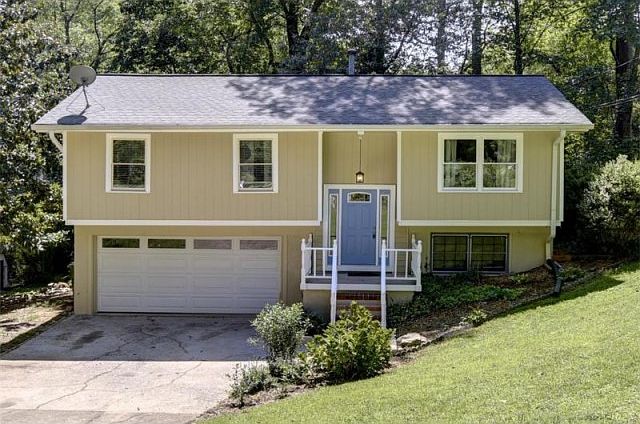 1st image of 740 Daniell Dr SE