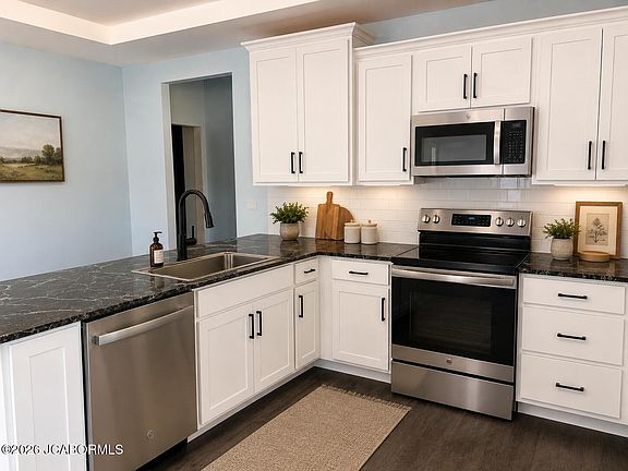 2nd image of 787 Vine Dr