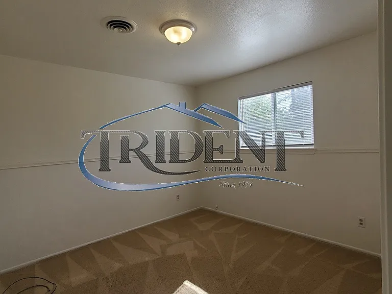 2404 Edwards St — Photo 15