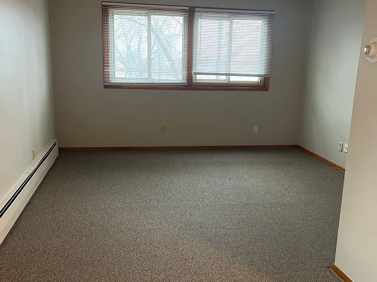 4255 Main St NE — Photo 3