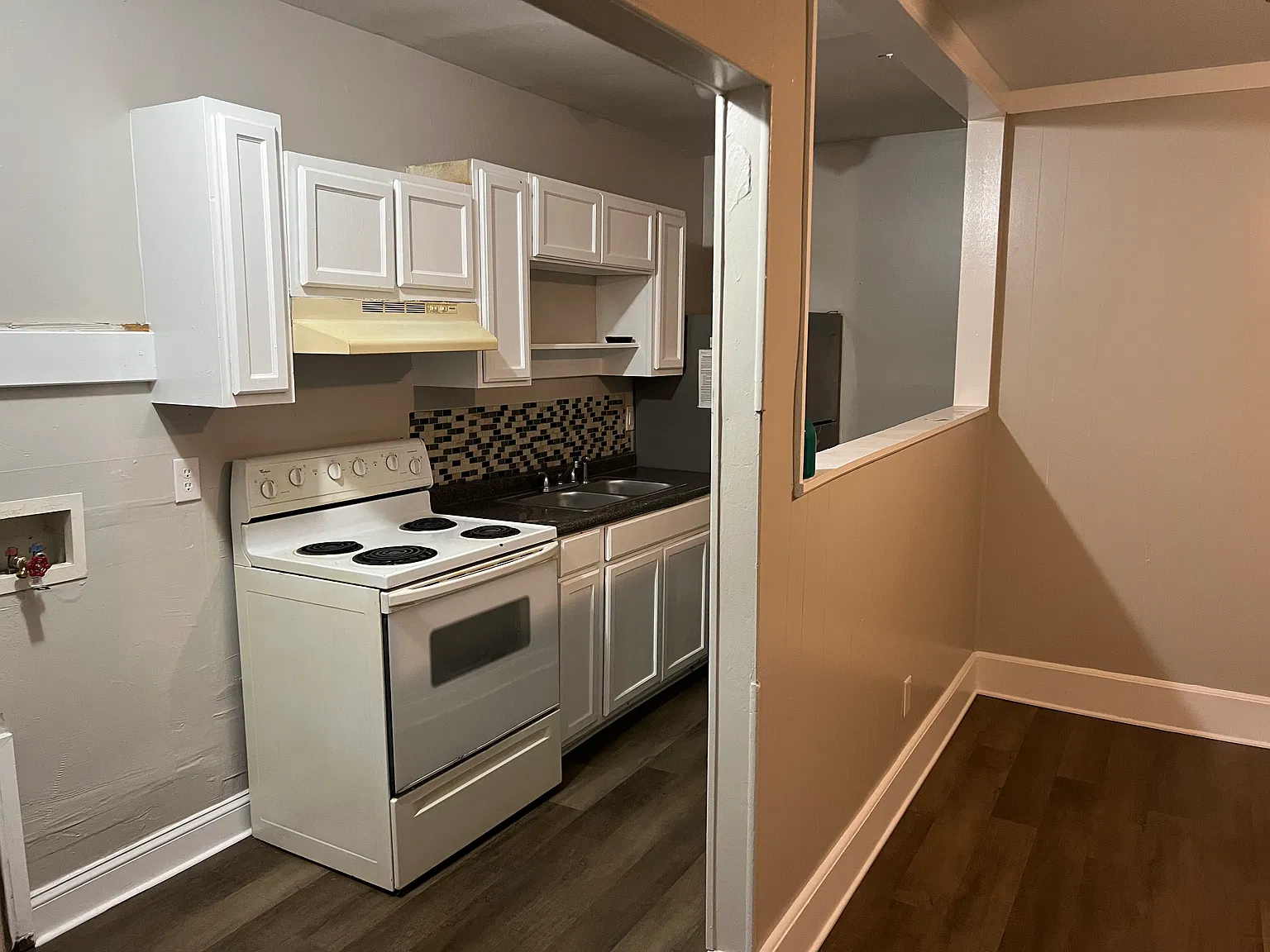 3 bed, 1400 sqft, $1,800 — Photo 2