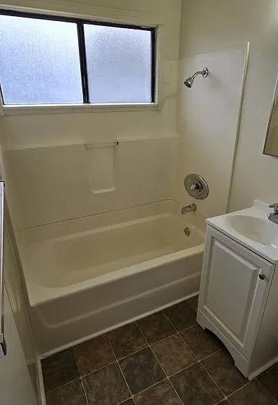 827 Diamond St — Photo 10