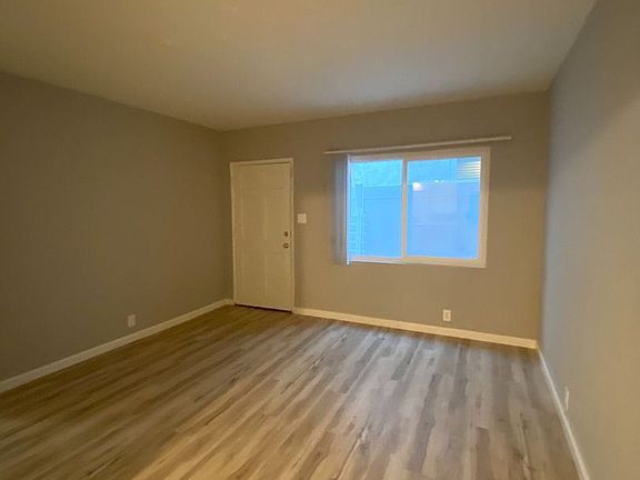 3rd image of 165 Bay Shore Ave APT B