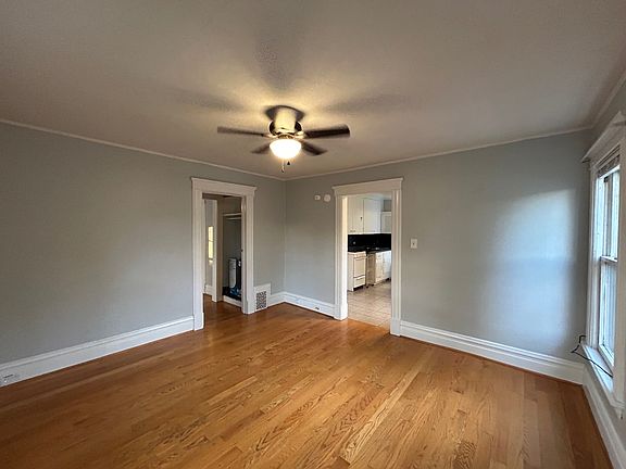 3rd image of 525 Axtell St APT 3
