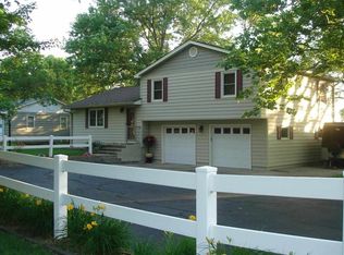 5165 NE Indian Creek Rd, Topeka, KS 66617