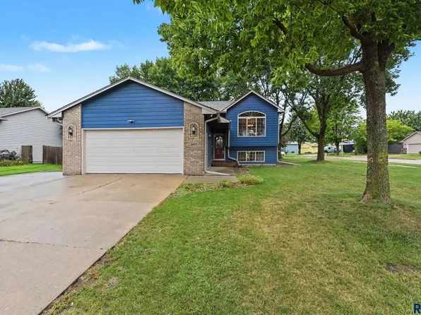 4801 W Mesa Pass, Sioux Falls, SD 57106