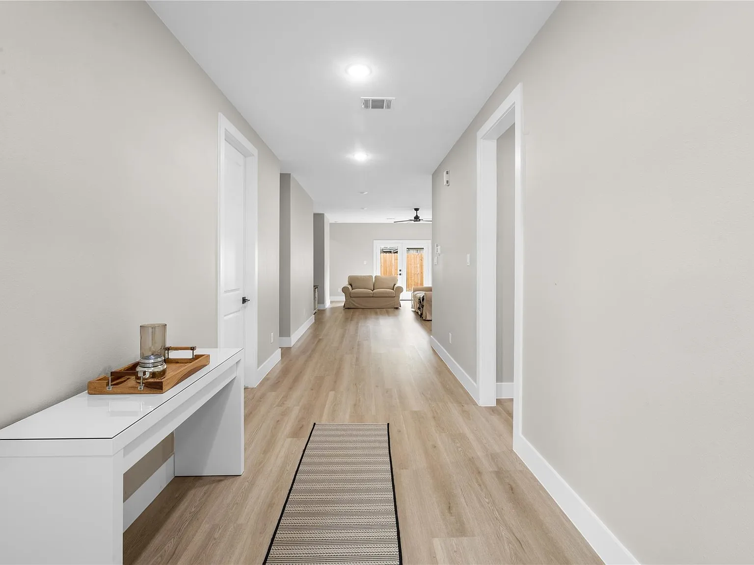 3 bed, 2.5 bath, 2325 sqft, $2,700 — Photo 2