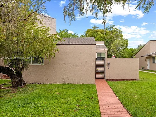 9133 Fontainebleau Blvd #8 Photo 1