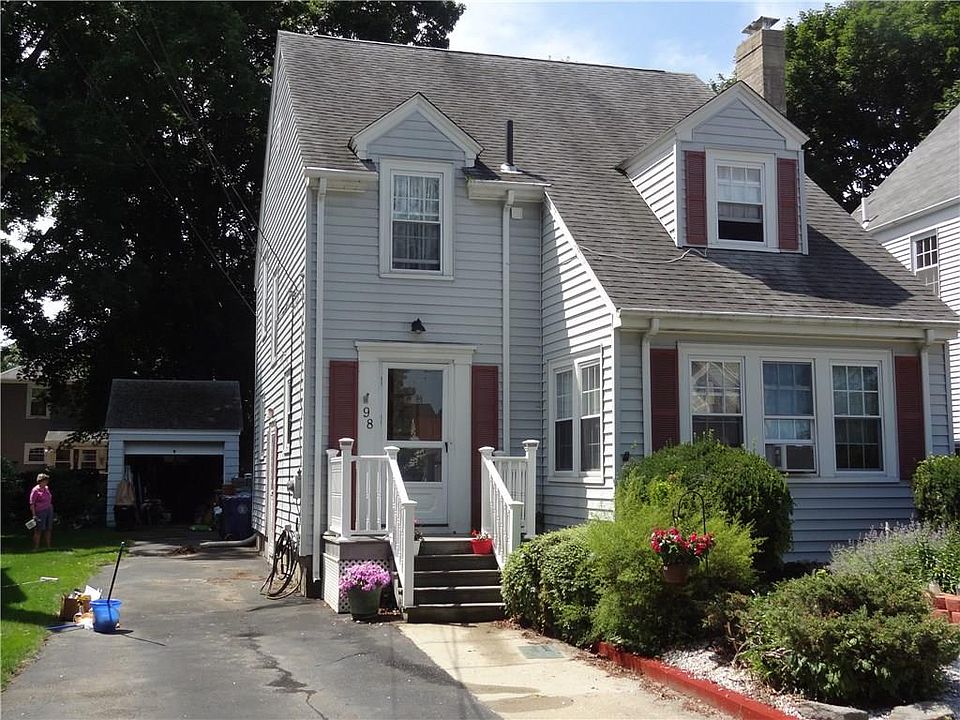 1st image of 98 Longwood Ave