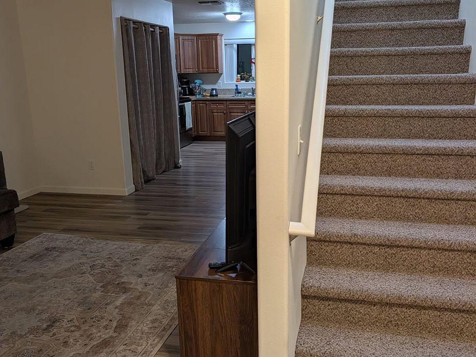 1st image of 1296 Willow Ln #B