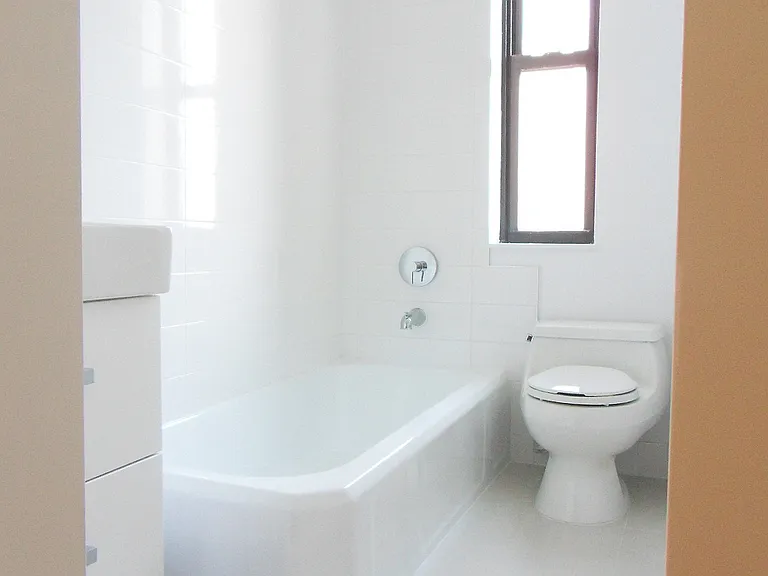 252 E 61st St #S5D — Photo 7