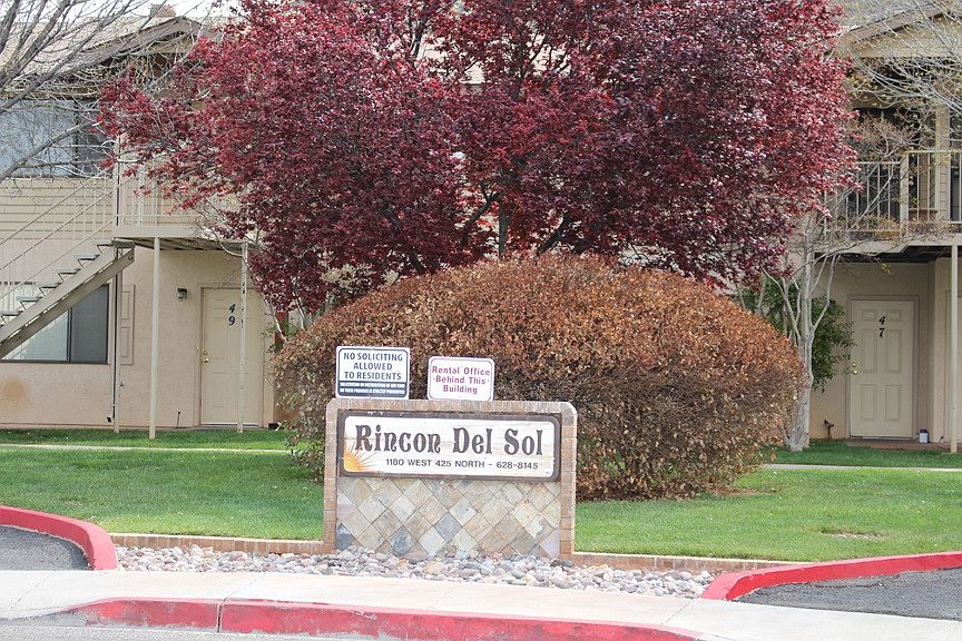Entry to Rinco del Sol Apartments