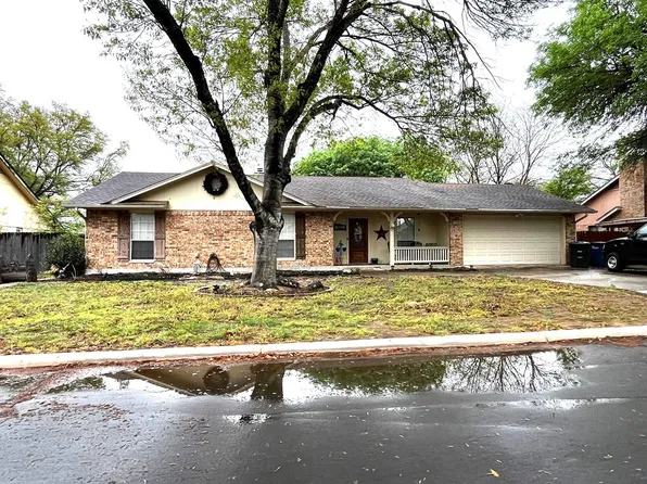 725 Belmont Dr, New Braunfels, TX 78130