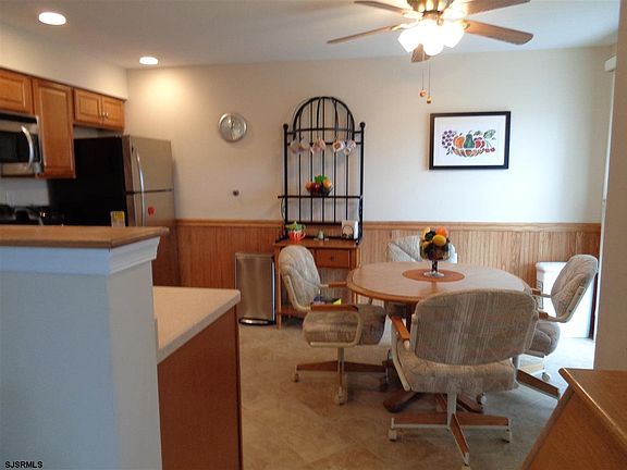 4th image of 216 43rd St #5