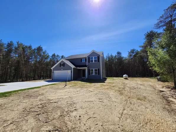 8335 Carlton Creek Ln, Rothbury, MI 49452