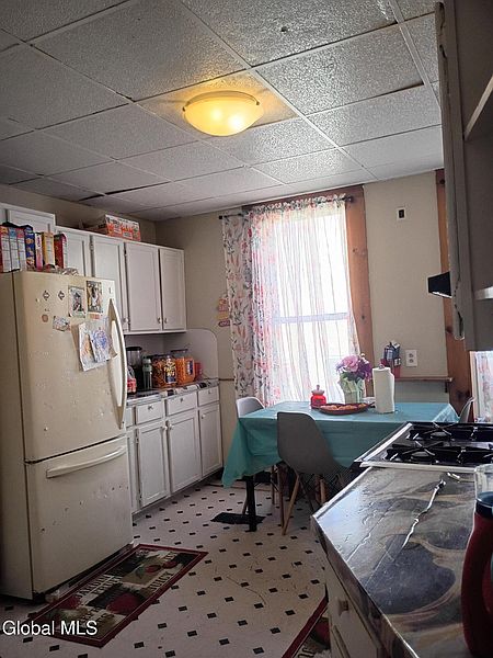 4th image of 158 Mohawk Street