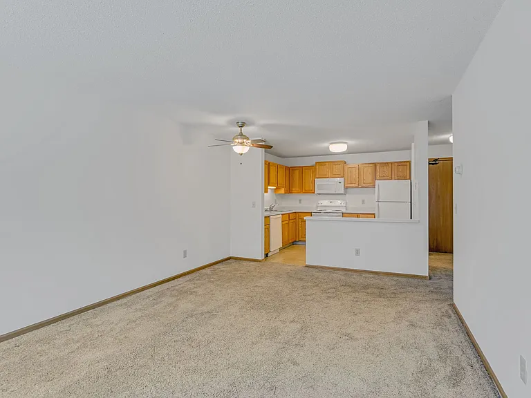 Applewoods Apartments — Photo 9