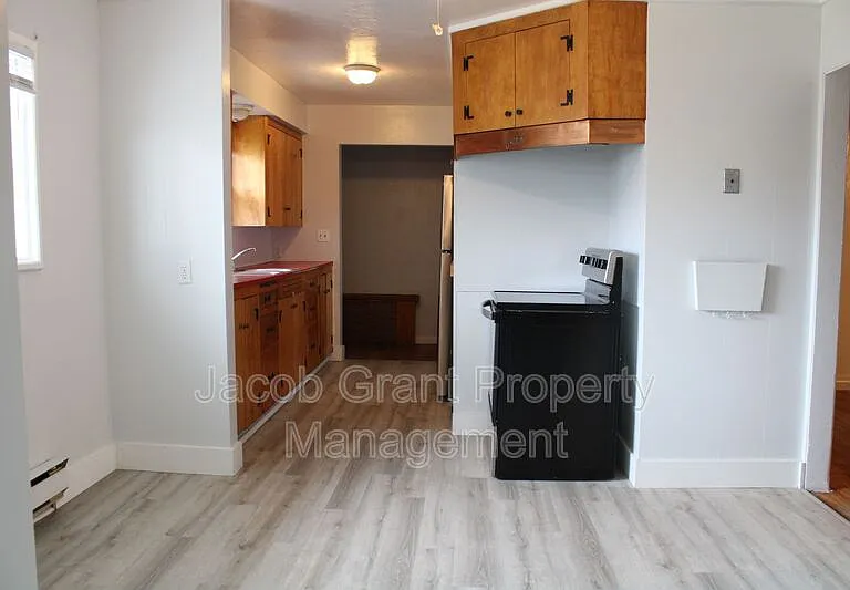 282 J St — Photo 2