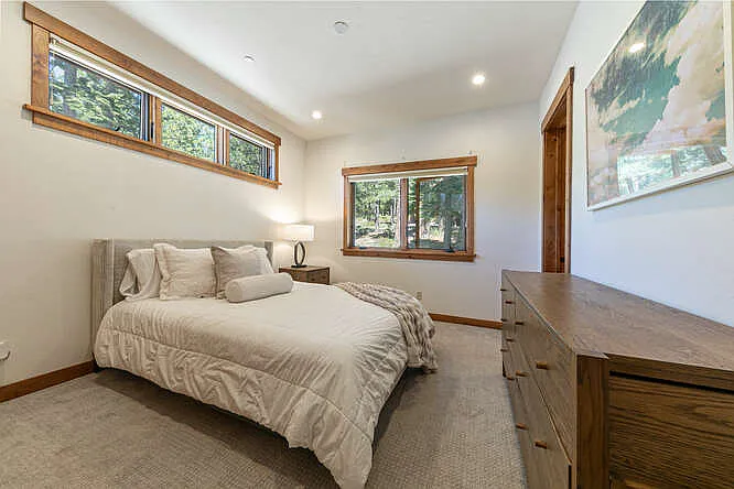 10768 Labelle Ct — Photo 24