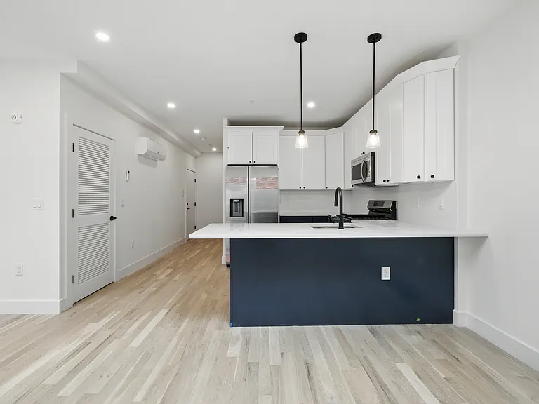 633 Newark Ave #302 — Photo 8