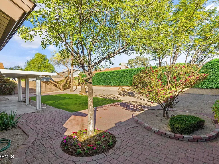 2735 N Diego Cir — Photo 35