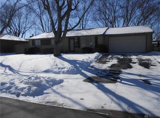 1013 Derringer Dr, Englewood, OH