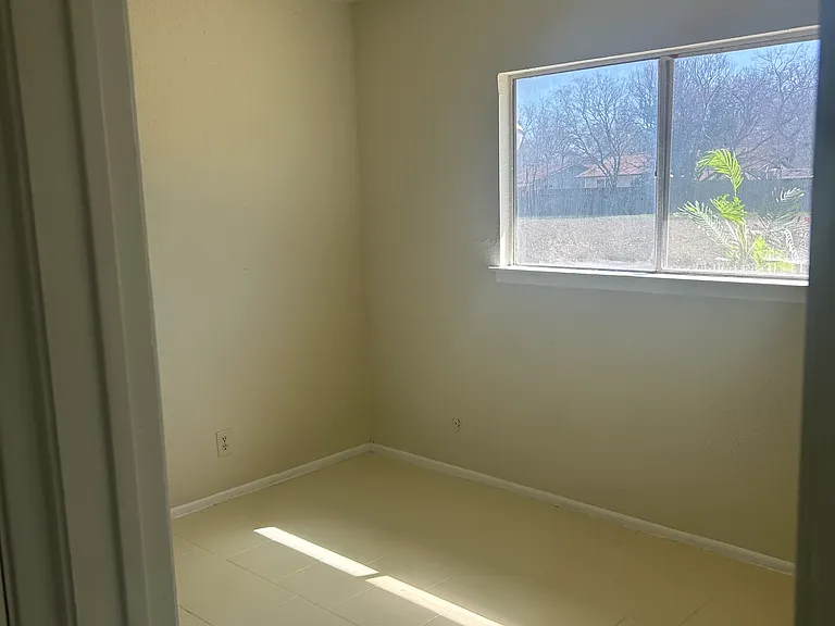 7262 Montgomery Dr — Photo 11