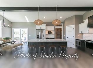 703 Pointer Cir, Center Point, IA 52213