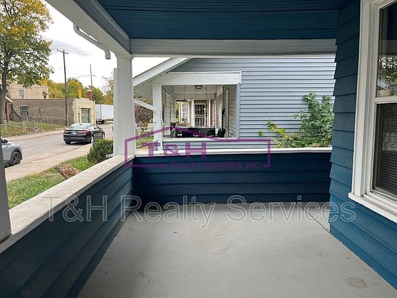 4th image of 1028 N Belleview Pl