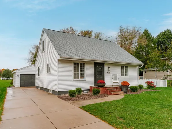 435 East Harvard STREET, Oconomowoc, WI 53066