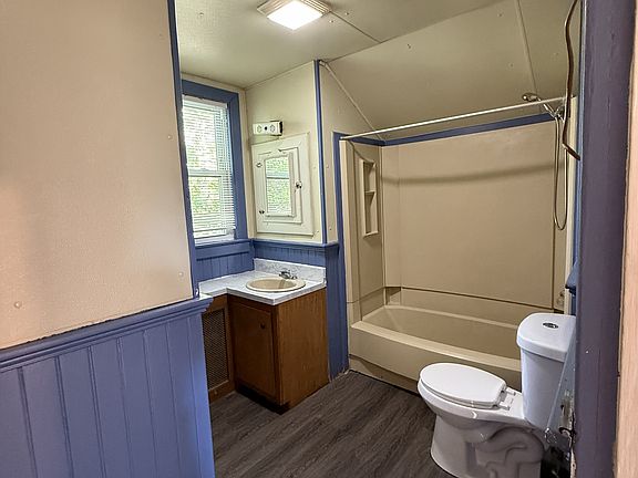 3rd image of 207 N Camden Ave