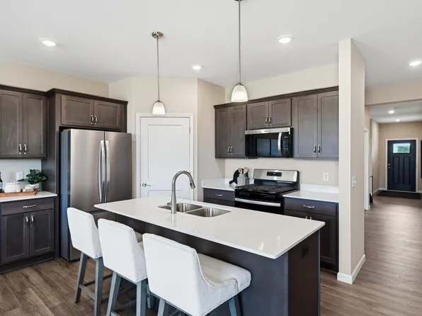 1777 Squirrel Way, New Richmond, WI 54017