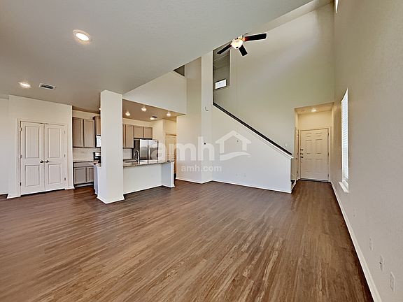 3rd image of 2726 Meadowood Hts