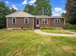 18 Meetinghouse Hill Rd, Sterling, MA 01564