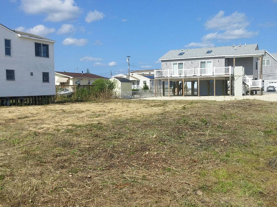 roughly 63x100 lot