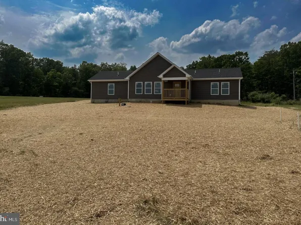 360 Quaker Lake Trl, Capon Bridge, WV 26711