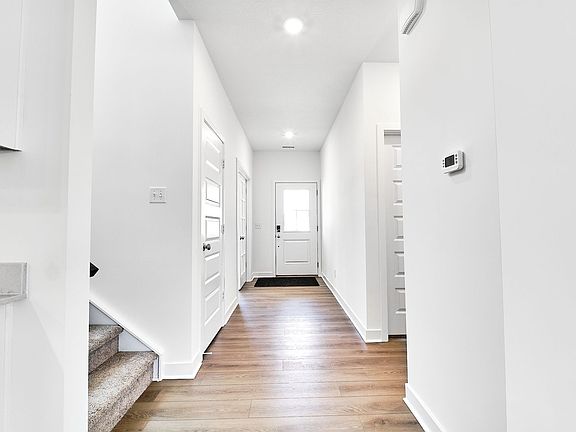 5th image of 404 W Monroe St