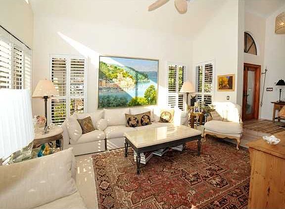 Home For Sale In Broken Sound