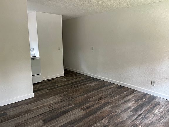 4th image of 529 N Hawthorne St #1