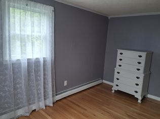 98 Sandquist Cir, Hamden, CT 06514